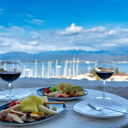 Aparthotel Reddoors Sea View 4*