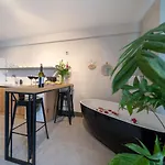 Reddoors Sea View 4*