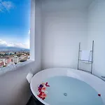 Reddoors Sea View アパートホテル