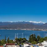 Reddoors Sea View アパートホテル 4*