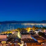 Reddoors Sea View 4*