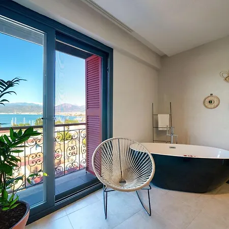 Ξενοδοχείο με διαμερίσματα Reddoors Sea View