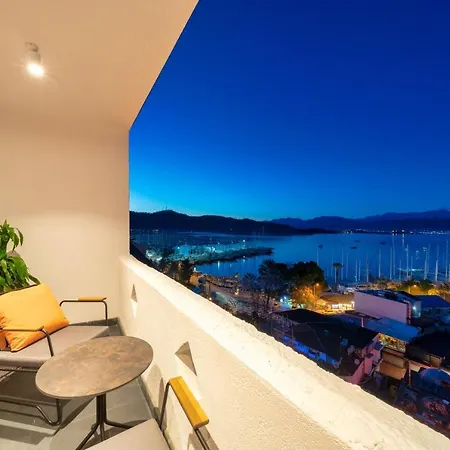 Reddoors Sea View 4*