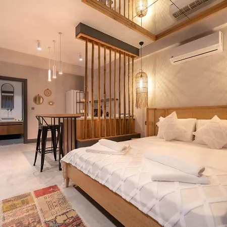 Aparthotel Reddoors Sea View 4*