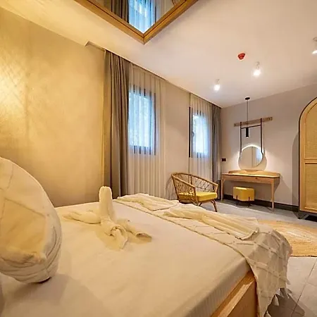 Reddoors Sea View 4*