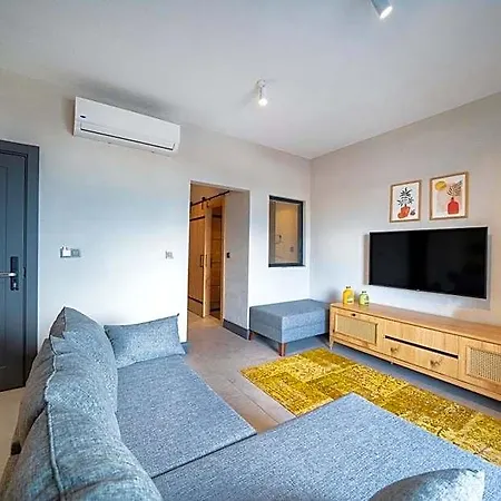 מלון דירות Reddoors Sea View 4*