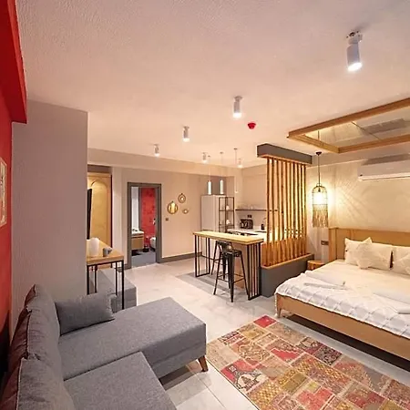 Reddoors Sea View מלון דירות 4*