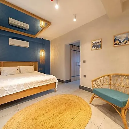 מלון דירות Reddoors Sea View 4*