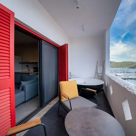 Reddoors Sea View 4*