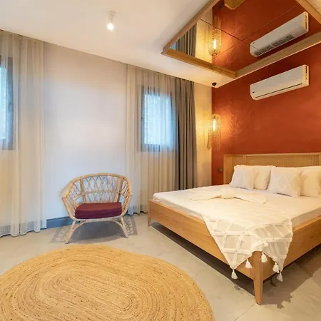 Ξενοδοχείο με διαμερίσματα Reddoors Sea View 4*